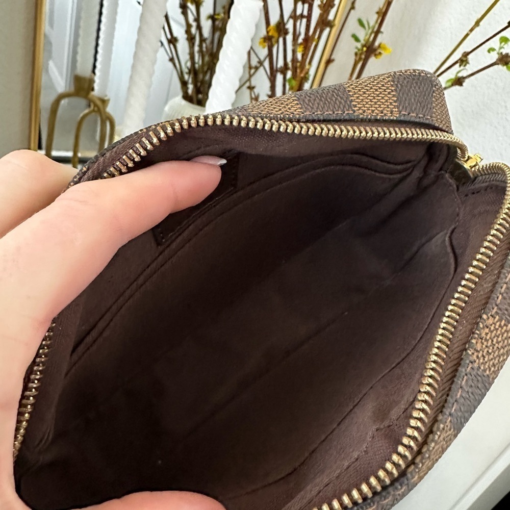 Louis Vuitton Damier Pochette Bie Macau Second Bag
Clutch Bag****AUTHENTIC***** - Picture 9 of 11